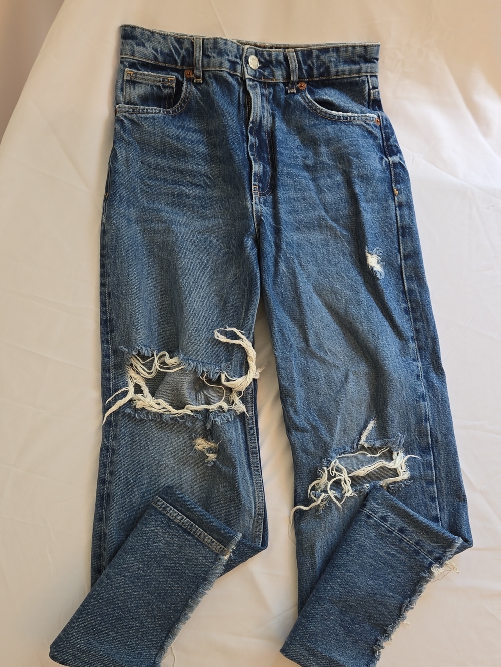 Zara Light Blue Denim Jeans with Contrast Stitching